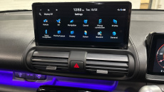 Hyundai INSTER 85kW 02 49kWh 5dr Auto Electric Hatchback